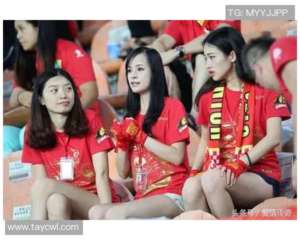 多位足球巨星的中国妻子揭秘他们背后的故事与爱情传奇 多位足球巨星的中国妻子揭秘他们背后的故事与爱情传奇