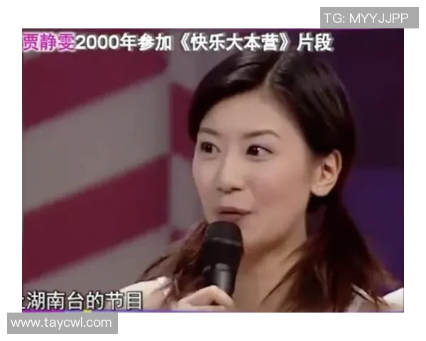 足球明星因伤离场瞬间生动记录 展现竞技场上痛与坚持的真实面貌